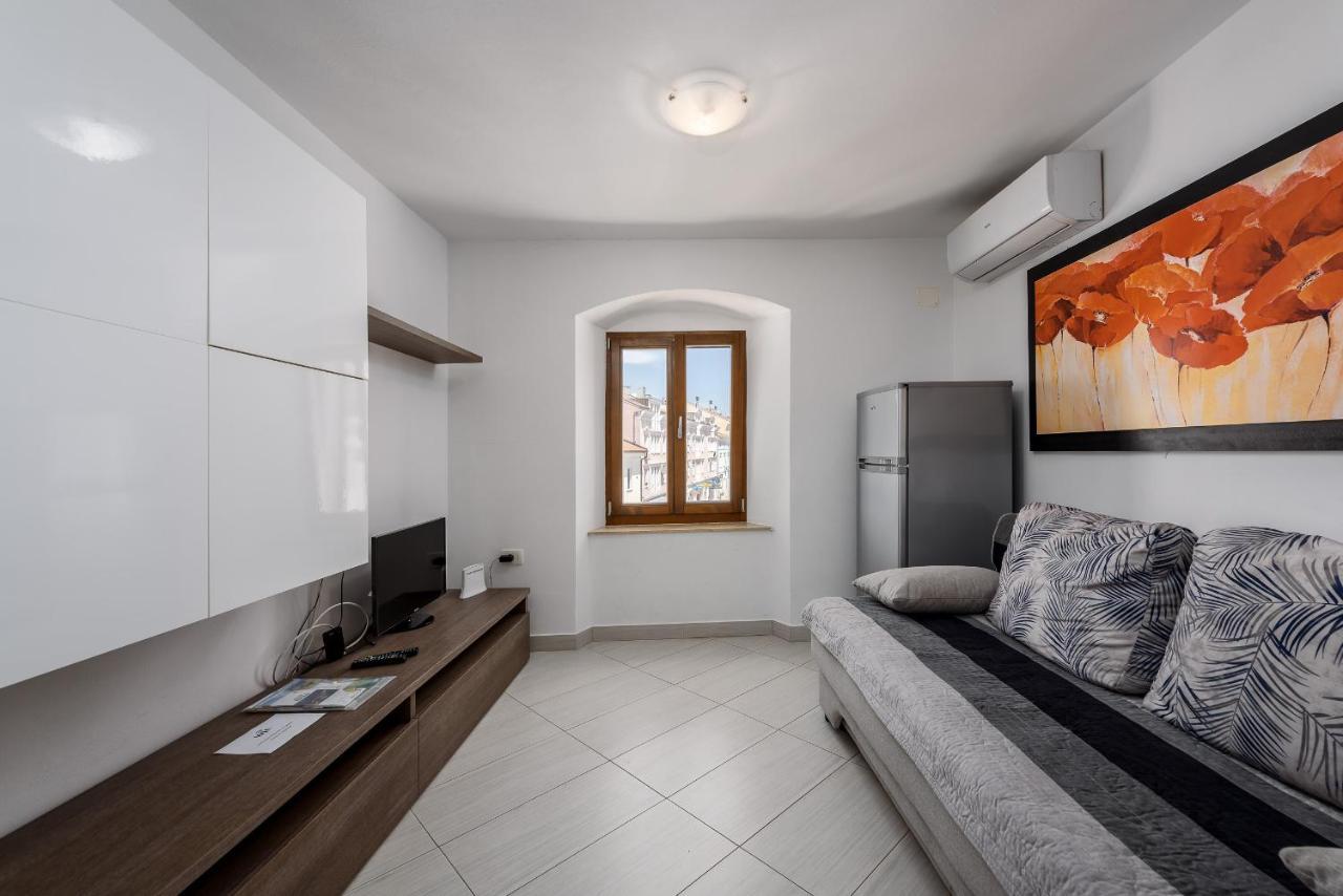 Apartments Dante Умаг Екстериор снимка