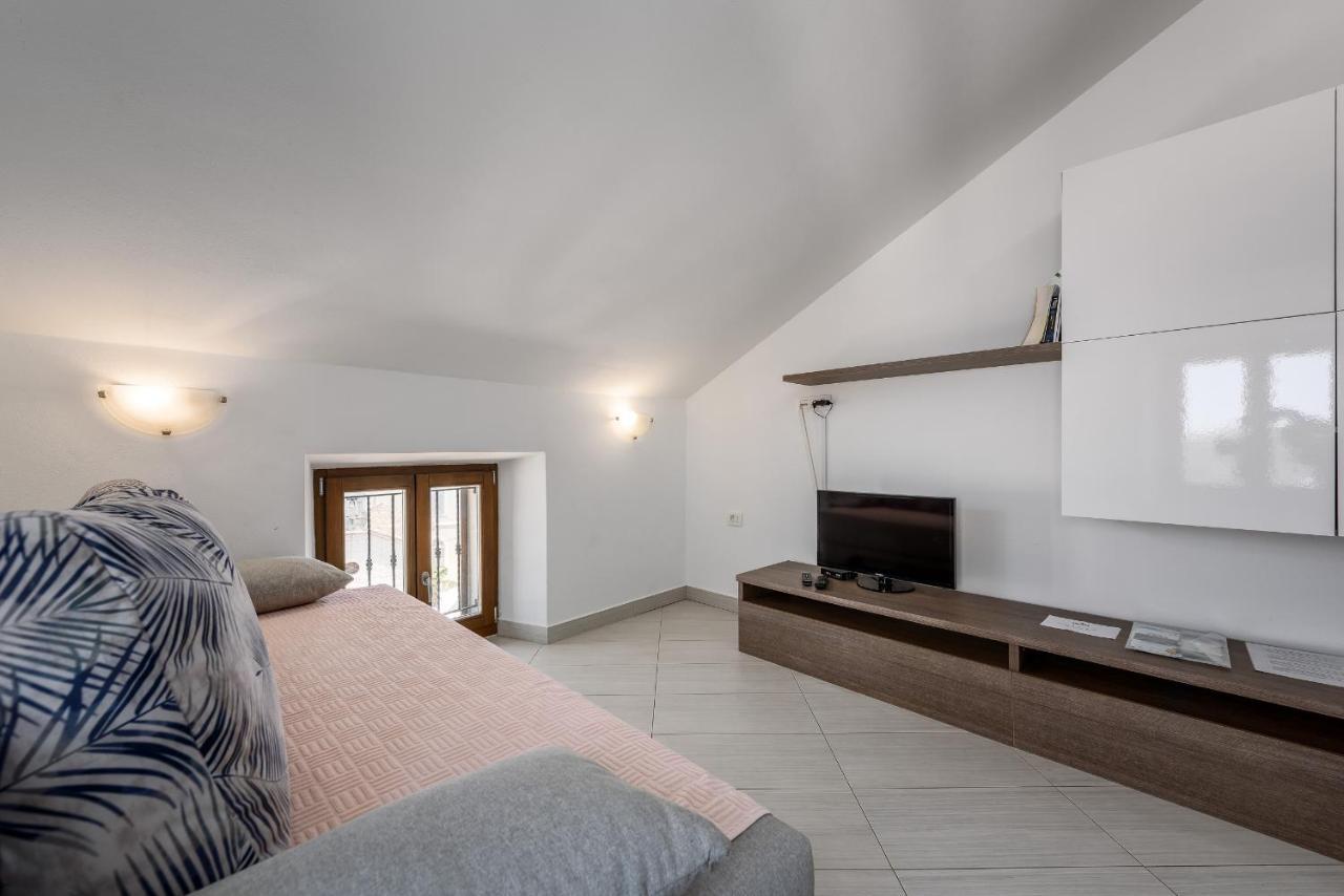 Apartments Dante Умаг Екстериор снимка