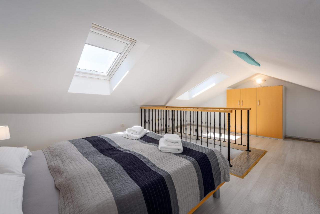 Apartments Dante Умаг Екстериор снимка