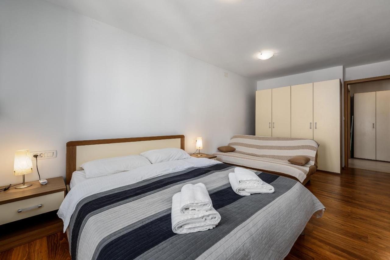 Apartments Dante Умаг Екстериор снимка