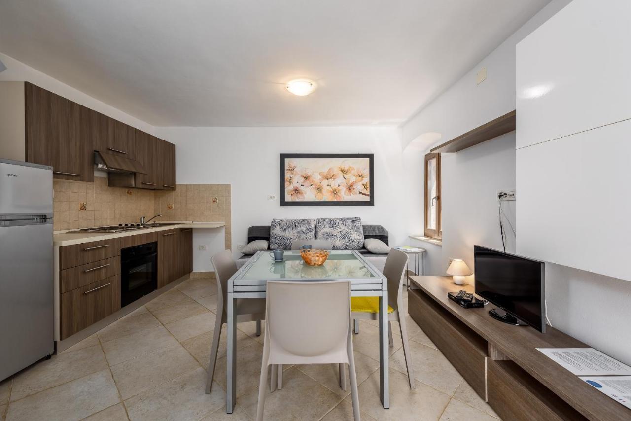 Apartments Dante Умаг Екстериор снимка