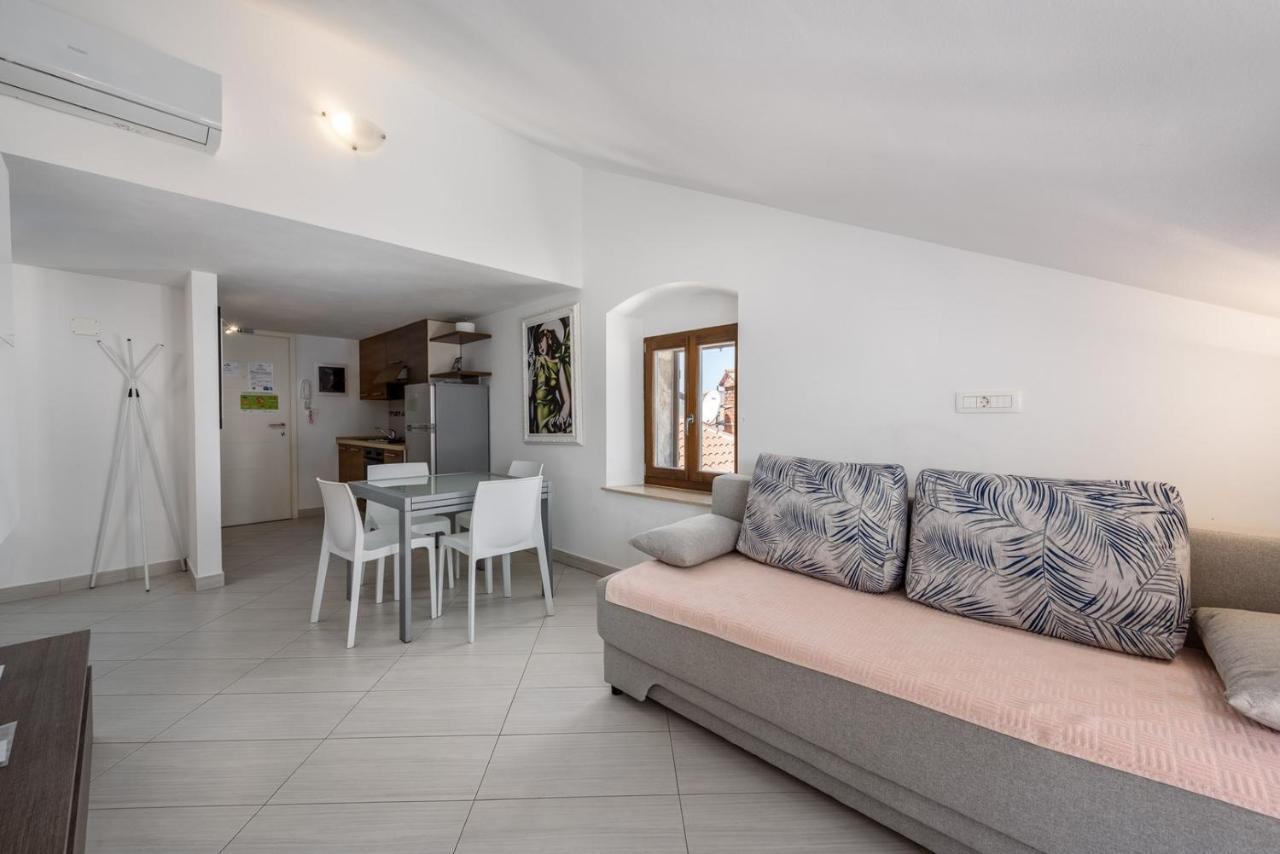 Apartments Dante Умаг Екстериор снимка